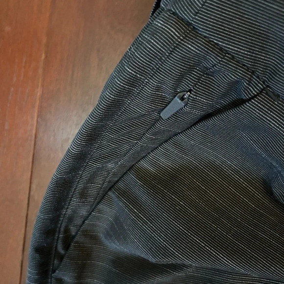 Hang Tan grey color Hybrid Shorts size 34 like new - Picture 9 of 15